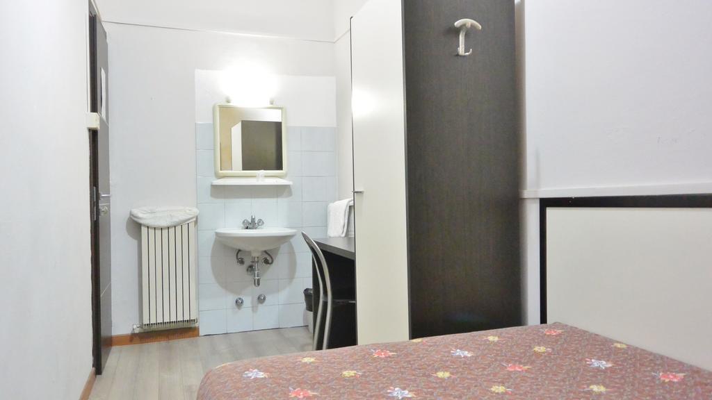 Camera Singola con Bagno in Comune